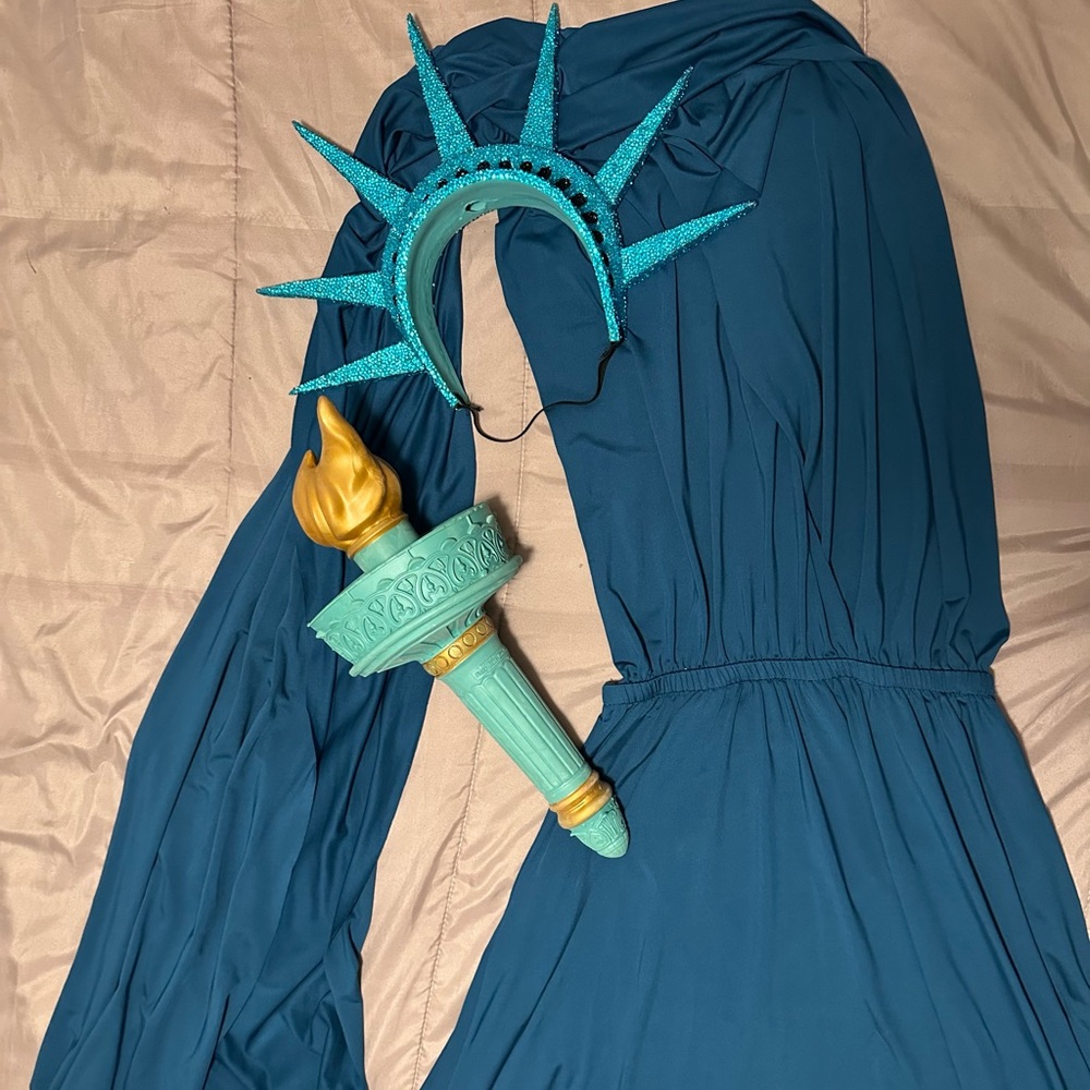 Xs Statue of Liberty Costume
